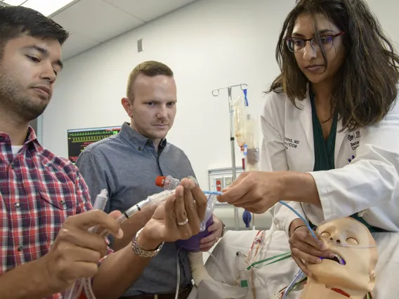 Med students in the simulation lab.