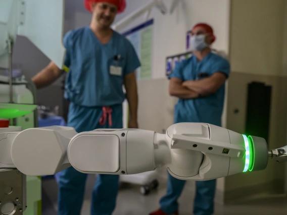 Neurosurgery tech