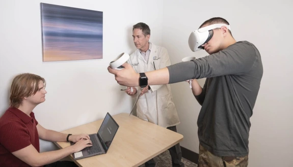 SCAB Lab researchers utilize virtual reality to test traumatic brain injuries.