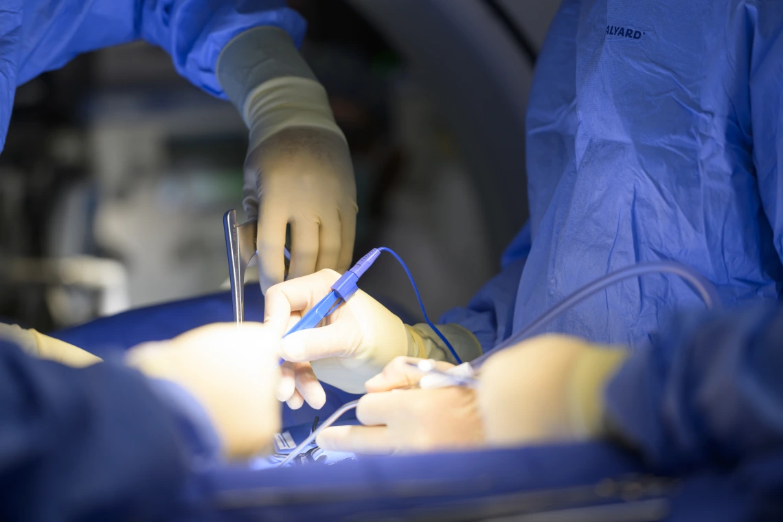 Neurosurgery tech