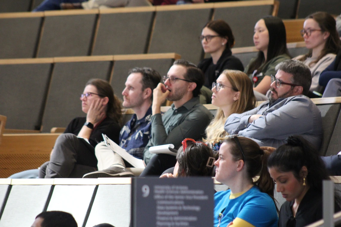 [Oral presentation judges – IM Residency – Tucson program director Laura Meinke, MD (PACCS); Eric Brucks, MD (SAVAHCS); Anthony Whitten, DO (Inpatient Medicine); Erica Yothment, DO (SAVAHCS); and Michel Corban, MD (Cardiology), listen and ask questions.]