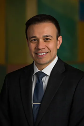 Class of 1999 alumni Bert Vargas, MD